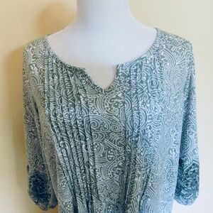 Salon Studio Green & White 3/4 Sleeve Top Embroidered Sleeve Sz Large Shirt